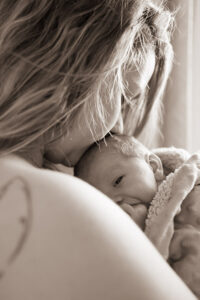 photographe allaitement nouveau-ne domicile haillan photographe-nouveau-ne-allaitement-domicile-haillan