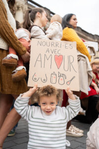 jaifaimjemange-bordeaux-2025-marion-ziade-11 Pancarte Nourrie.es avec amour, lors du JFJM 2025 à Bordeaux