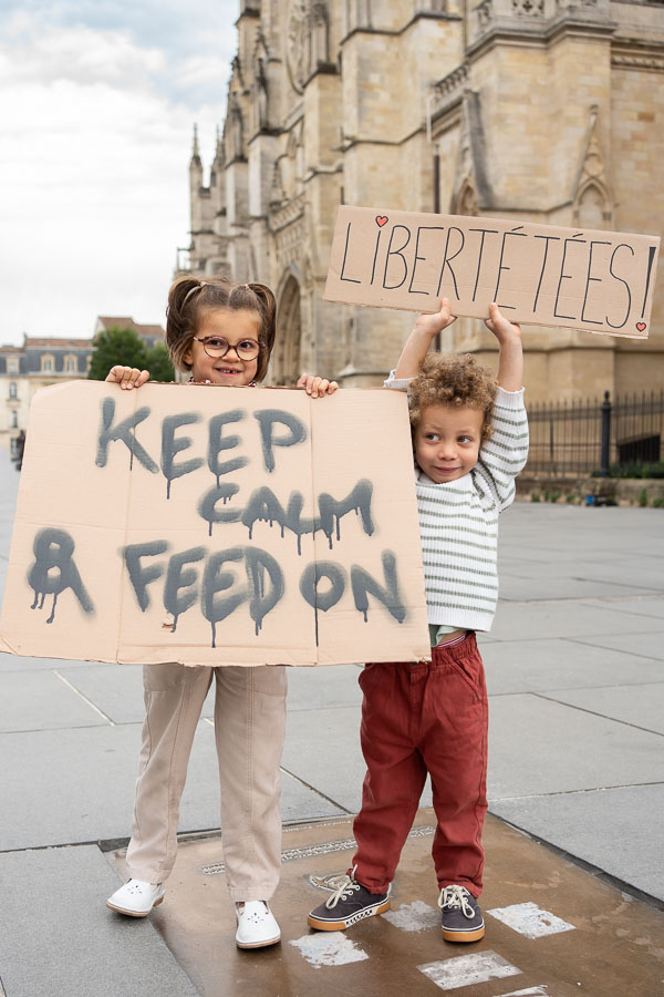 Enfants avec pancartes pour JAIFAIMJEMANGE Bordeaux 2025